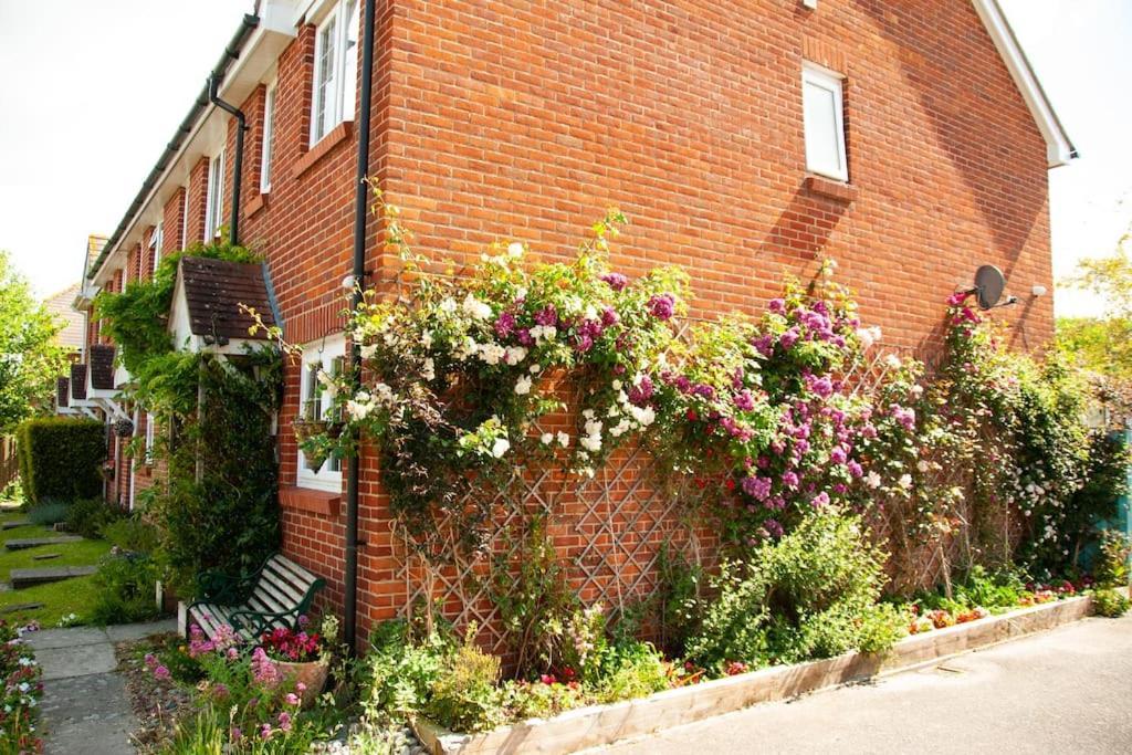 2 Bedroom House In Chichester Near Goodwood And Wittering Beaches Luaran gambar